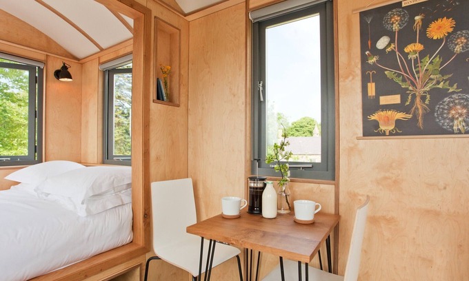 Moylegrove Cabin | Countryside escapism at it’s best on the Pembrokeshire Coast
