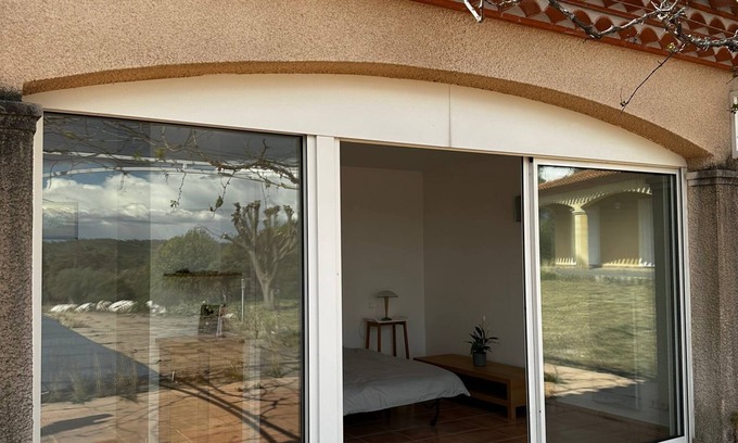 Claret Apartment | Countryside getaway w/swimming pool