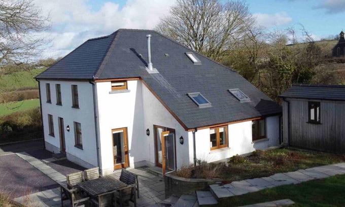 Llangeler House | Countryside retreat, Bancyffordd