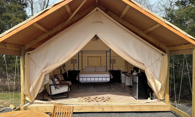 Marshall RV Rental | Couples Glamping Tent Near the Buffalo River