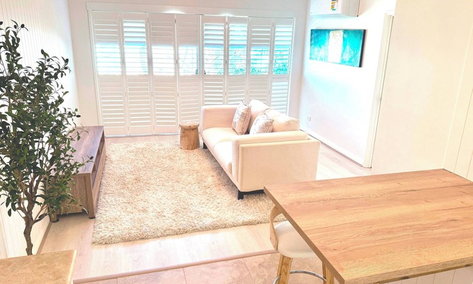 Burns Beach Apartment | Couples retreat by the Beach