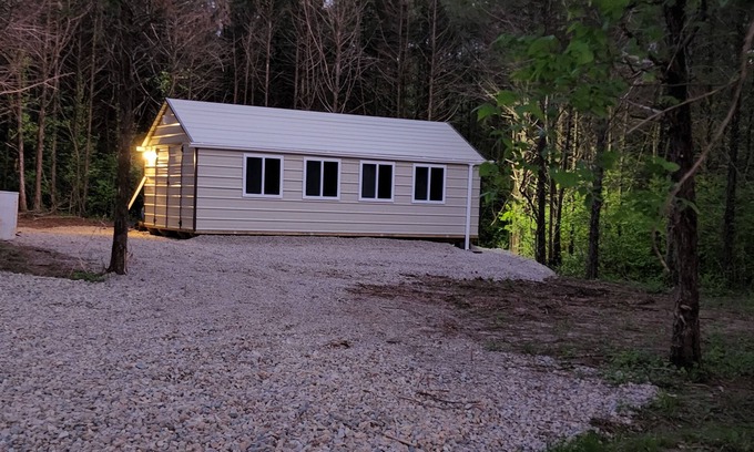 Leadwood Cabin | Couples Retreat with hot tub (cabin2)