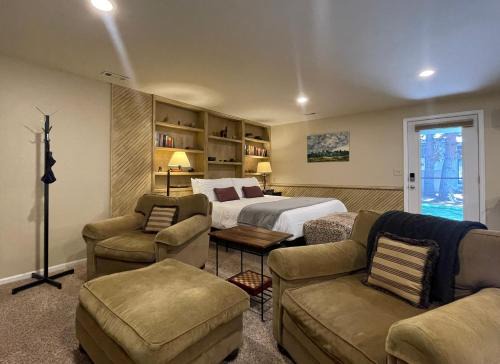 Fort Collins Apartment | Couples Retreat with Hot Tub, Sauna and Steam Room