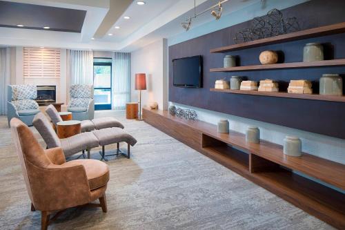Sandston Hotel | Courtyard by Marriott Richmond Airport