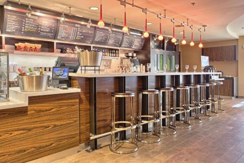 Mechanicsburg Hotel | Courtyard by Marriott Harrisburg West/Mechanicsburg