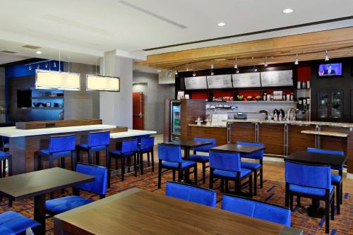 Victoria Hotel | Courtyard by Marriott Victoria