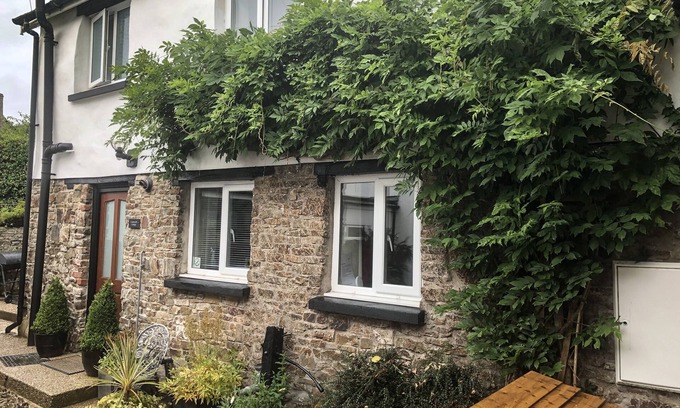 Chittlehampton Cottage | COURTYARD COTTAGE, family friendly, with a garden in Chittlehampton