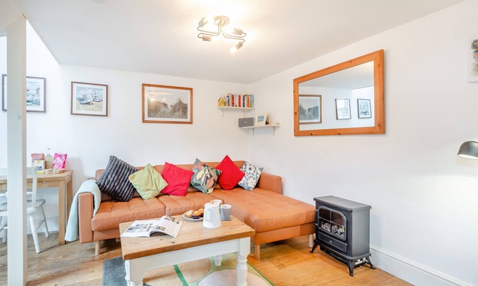 Stiffkey House | Courtyard Cottage - One Bedroom House, Sleeps 2