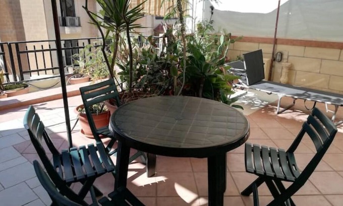Marsaskala Apartment | Courtyard Rental Unit