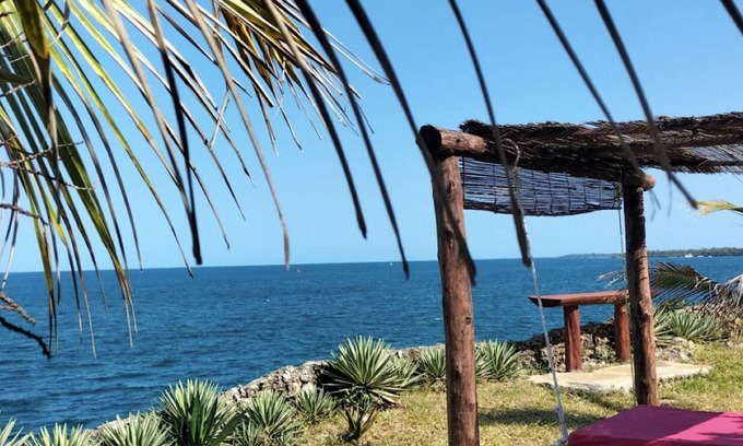 Shimoni House | Cove House House 60 m2 Creekside Indian Ocean
