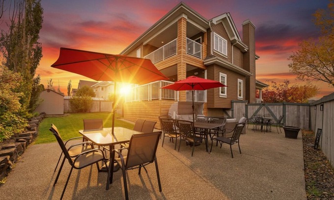 Southeast Edmonton House | Cove - Huge Estate! King Beds, Games Room & BBQ
