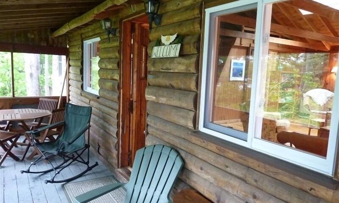 South Bristol Cabin | Coveside Waterfront Secluded Cottage on Seal Cove