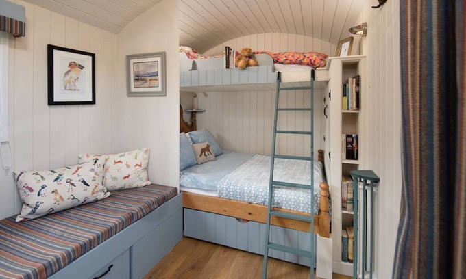Bowsden Cabin | COW PARSLEY SHEPHERD'S HUT, near Berwick upon Tweed - sleeps 4