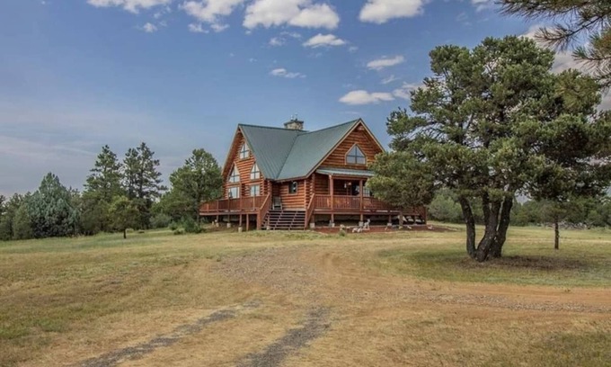 Gulnare Cabin | Cowboy Cabin in the Mountains - Quiet Getaway