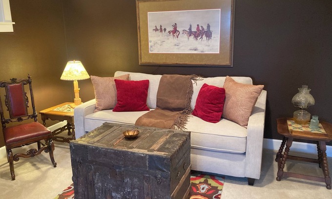 Jacksonville Apartment | Cowgirl Craftsman - Private Suite Upstairs - 2 blocks Historic Downtown J'ville