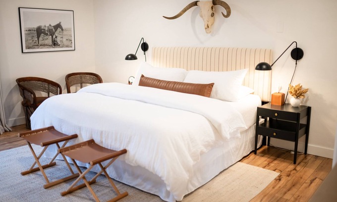 Fort Worth House | Cowtown Casita - Private guesthouse in Fort Worth - Walking distance to TCU!
