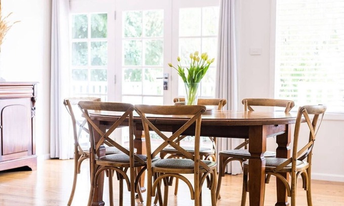 Orange East House | Cox Cottage - Spacious Family Home, Pets Allowed