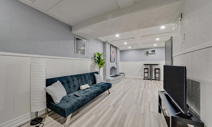 L'Amoreaux Apartment | Cozy 1 bed apartment near Hwy401