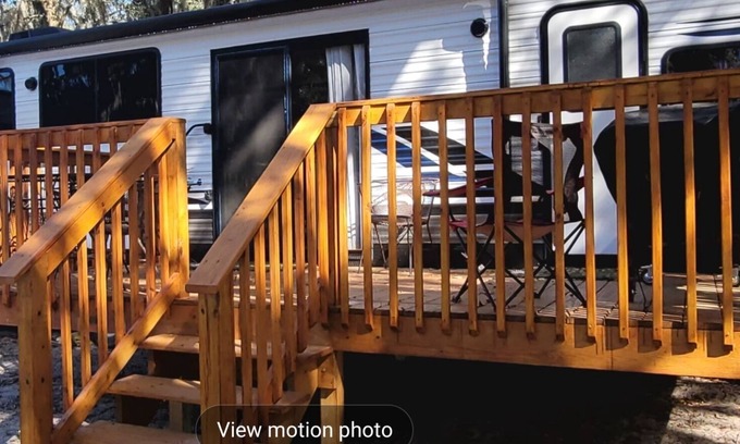 Altoona House | Cozy 1 bedroom 1 bath RV near the Ocala forest and Springs.