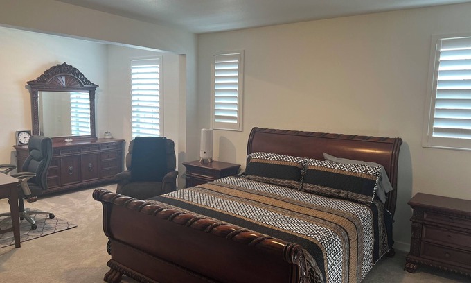 Lakewood House | Cozy 1-bedroom 1-bath Suite, with WiFi in charming Morrison near Red Rocks!