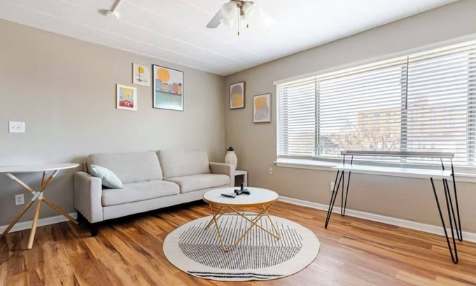 Whittier Apartment | Cozy 1-bedroom apartment in fantastic Minneapolis with WiFi