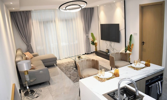 Gombe Apartment | Cozy 1-bedroom apartment in delightful Kinshasa with AC, fitness room, WiFi -3