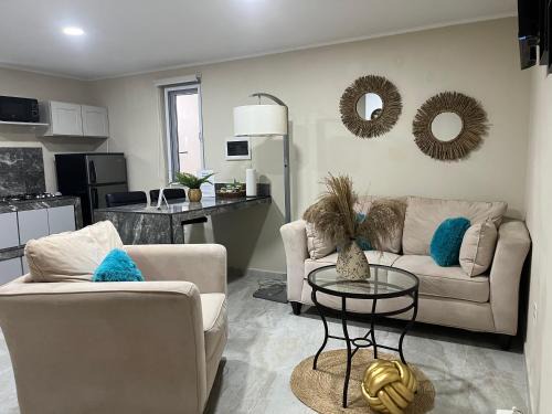 Pos Chiquito Apartment | Cozy 1-bedroom apartment minutes away drive to Mangel Halto Beach