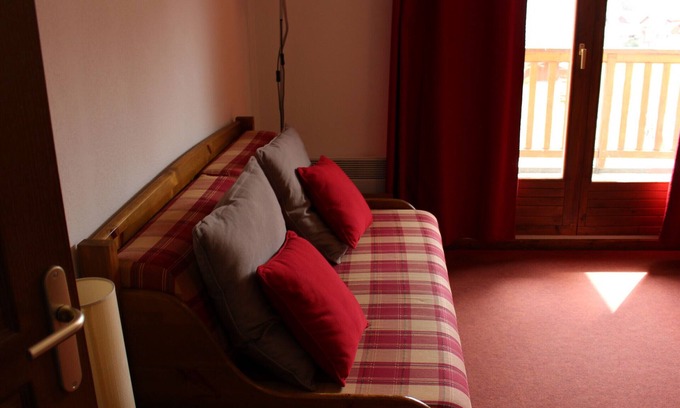 Valloire Apartment | Cozy 1-Bedroom Apartment for 4 with South-Facing Balcony in Valloire
