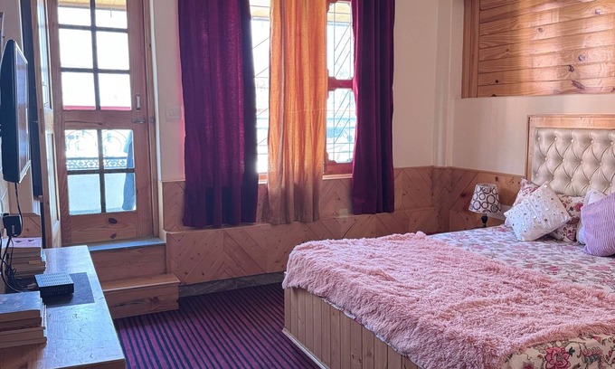 Mohal Apartment | Cozy 1-bedroom apartment in serene Kullu with WiFi
