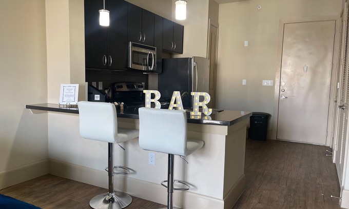 Washington Ave./ Memorial Park Apartment | Cozy 1-Bedroom Apartment in Terrific Midtown Houston near Galleria and Downtown!