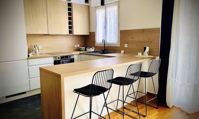 Chatillon Condo | Cozy 1-bedroom condo in Paris with WiFi and underground parking