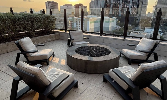 Central Business District Condo | Cozy 1-bedroom condo in brilliant Houston with WiFi, fitness room