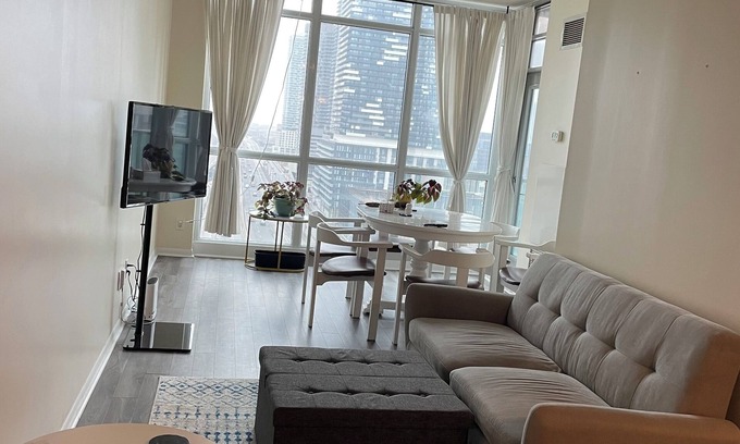 Financial District Condo | Cozy 1-bedroom condo with AC, WiFi in cool Toronto