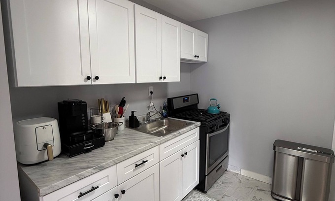 West Trenton Apartment | Cozy 1-Bedroom Hideaway – Comfort & Convenience
