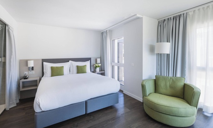 Nyon Hotel | Cozy 1-bedroom hotel with fitness room, WiFi in charming Nyon