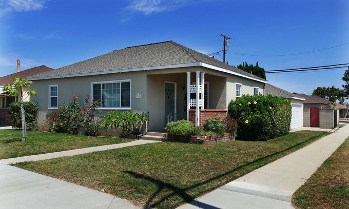 Harbor House | Cozy 1 bedroom house in Sunny California