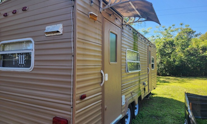 Fort King District House | Cozy 1-bedroom mobile home Huge Inground Pool, Jacuzzi, Barbique WiFi, AC Ocala