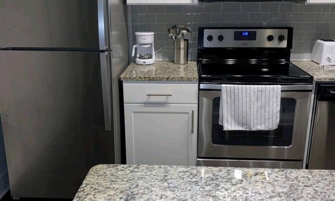 North Druid Hills Apartment | Cozy 1 bedroom with courtyard pool view