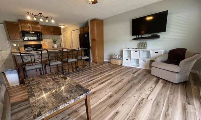 Village of Four Seasons Condo | Cozy 1-bedroom condo in charming Village of Four Seasons with WiFi, fitness room