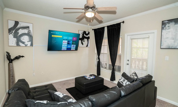 Port Tampa City Apartment | Cozy 2/1 Bedroom Luxury Condo, mins from Downtown, Airport, Beaches.