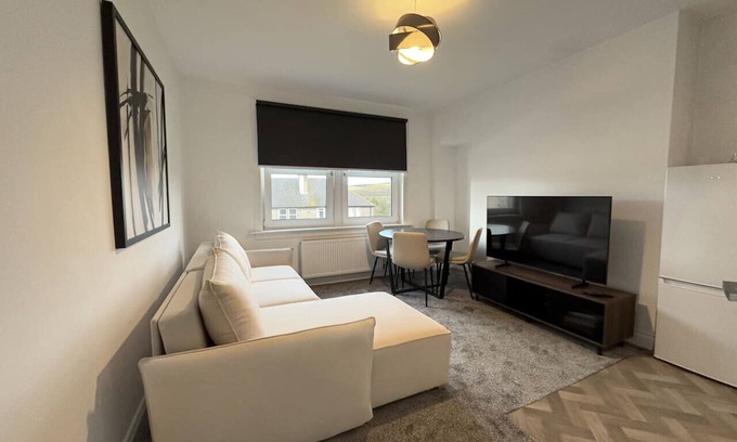 Lesmahagow Apartment | Cozy 2 bed apartment in quaint countryside