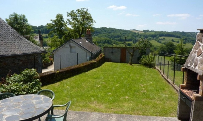 Drugeac Cottage | Cozy 2-Bed Home with Terrace near Salers, Pet-Friendly and All Amenities Included