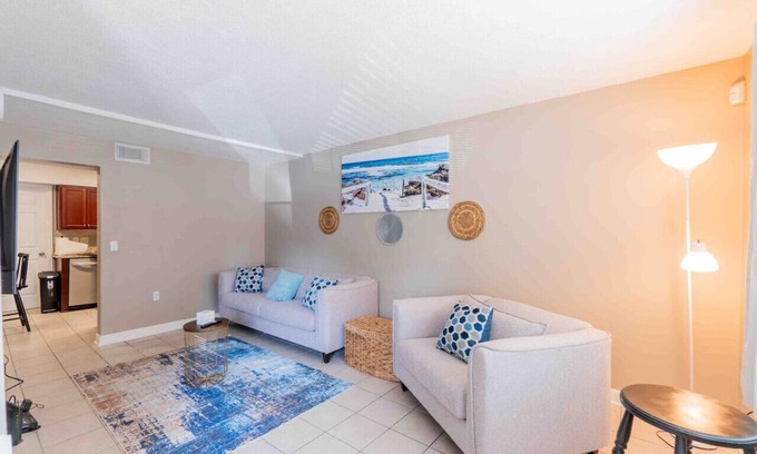 Fort Walton Beach Apartment | Cozy 2-Bed Townhome- Extended Stay
