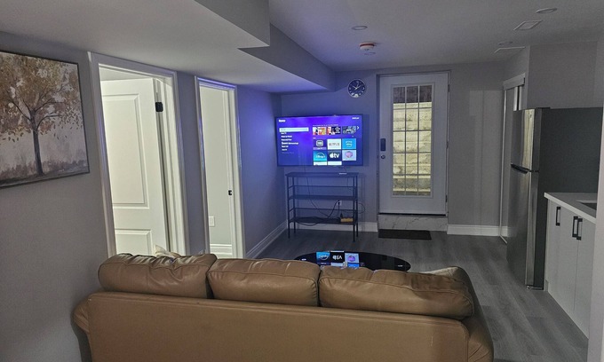 Rosemount Apartment | Cozy 2 Bedrm with separate entrancen
