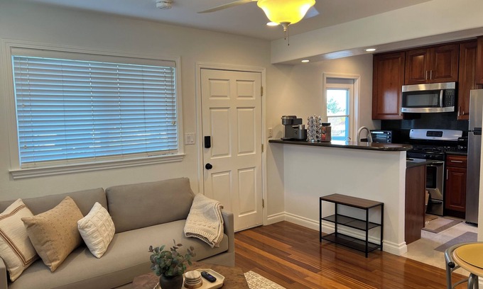 Cupertino Apartment | Cozy 2-bedroom/1-bath guest house in Cupertino