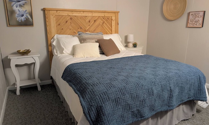 St. Joseph Apartment | Cozy 2-bedroom apartment in the center of Saint Joseph