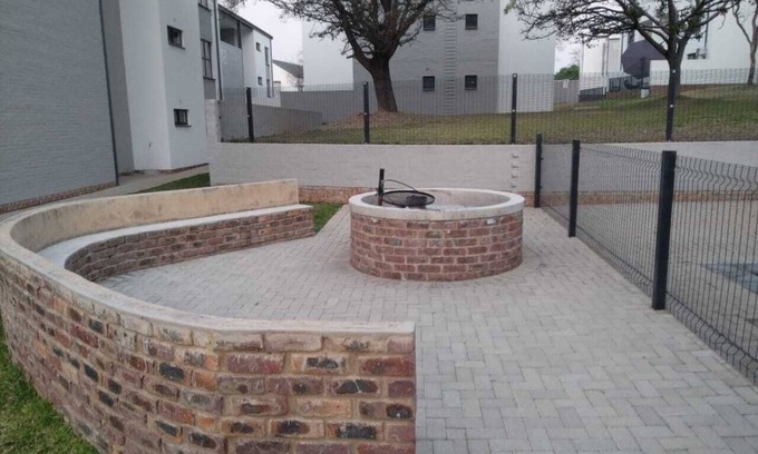 Nelspruit Apartment | Cozy 2-bedroom apartment in enjoyable Mbombela with AC