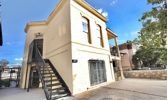 Segundo Barrio Apartment | Cozy 2-bedroom apartment with WiFi, AC in superb El Paso entire unit