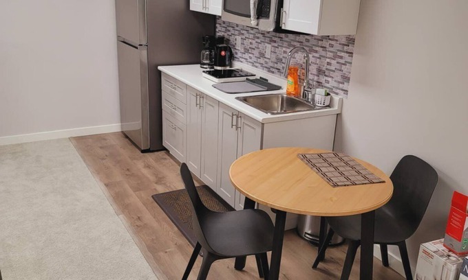 Winnipeg House | Cozy 2 bedroom basement