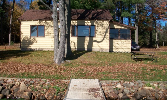 St Germain Cabin | Cozy 2 Bedroom Cabin With Gas Fireplace